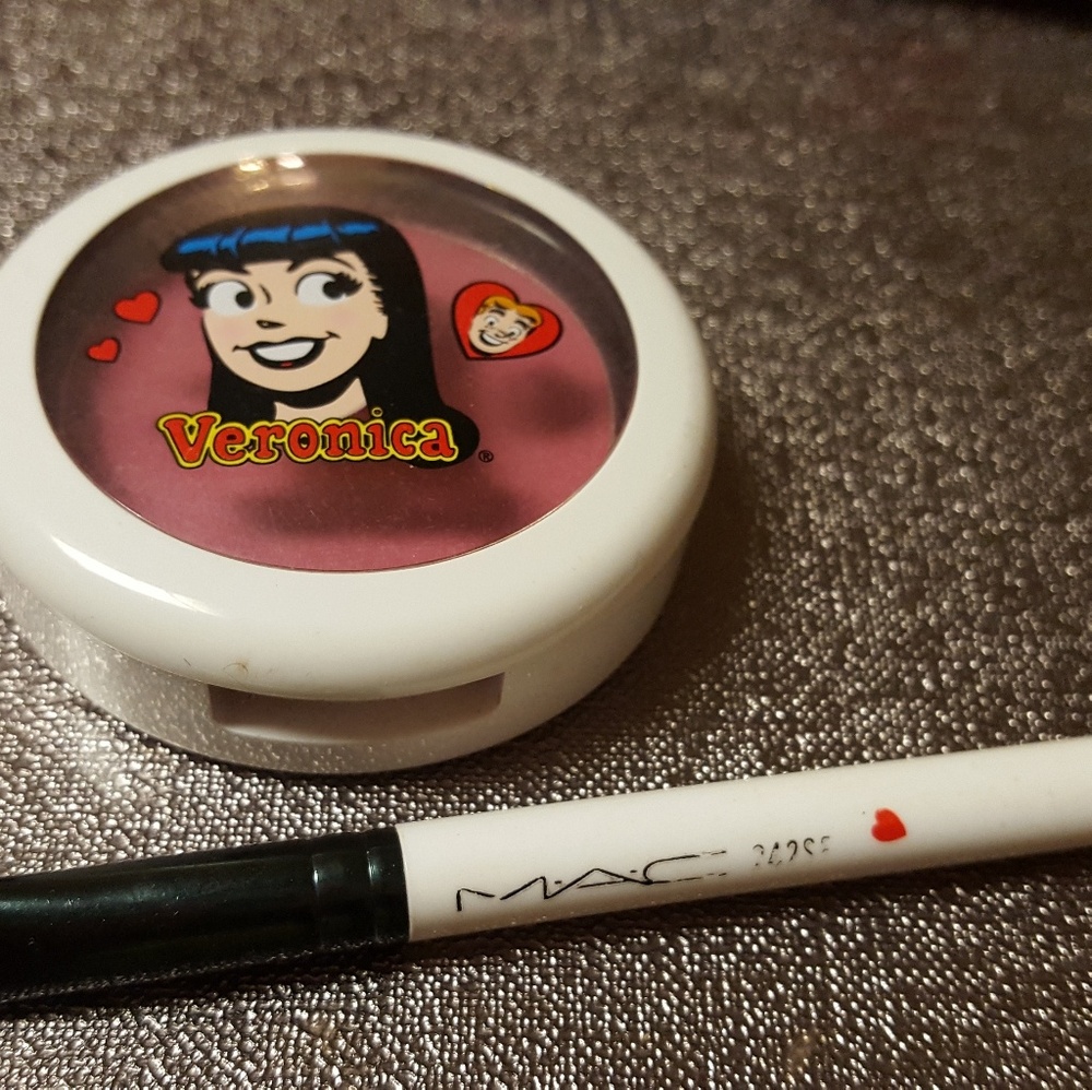 Mac Limited Edition blush🖤😄