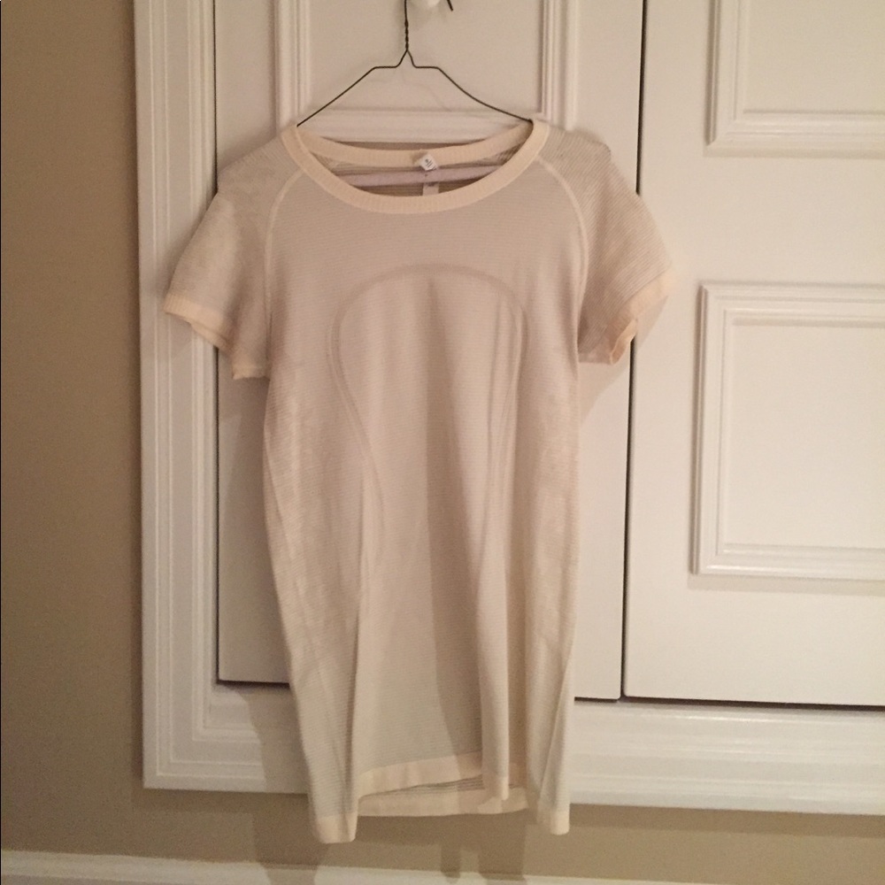 PRICE DROP Cream Lululemon Swiftly Tech Top