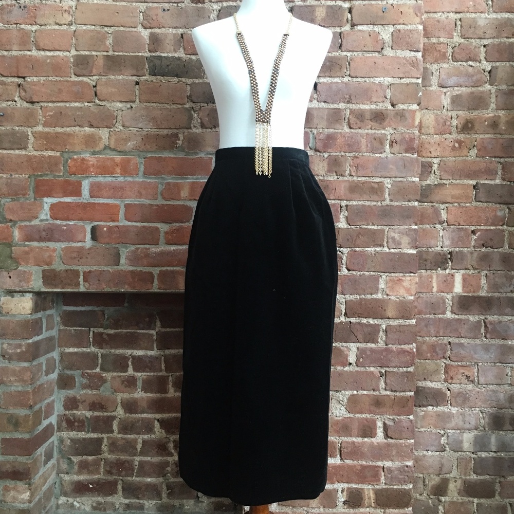 Vinatge Easy Pieces Black Velvet Skirt
