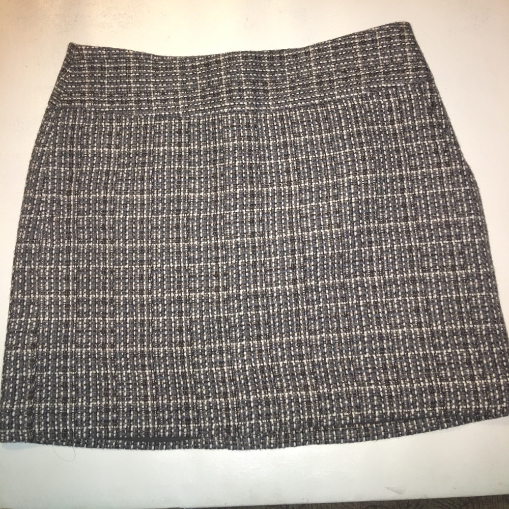 Forenza NWT . Tweed skirt with pockets.