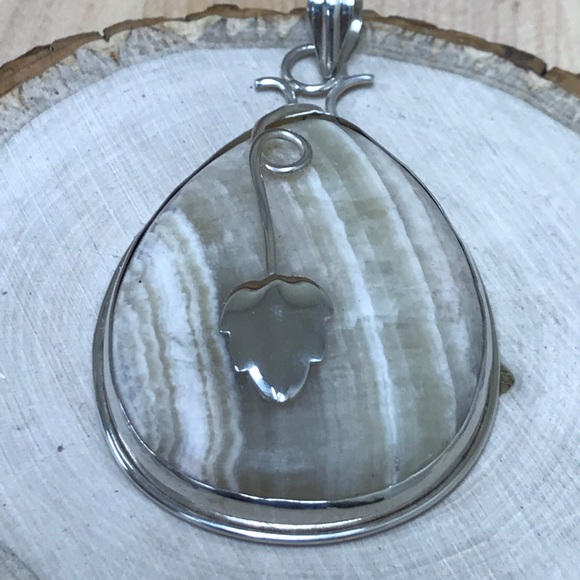 Pendant - Picture 3 of 6