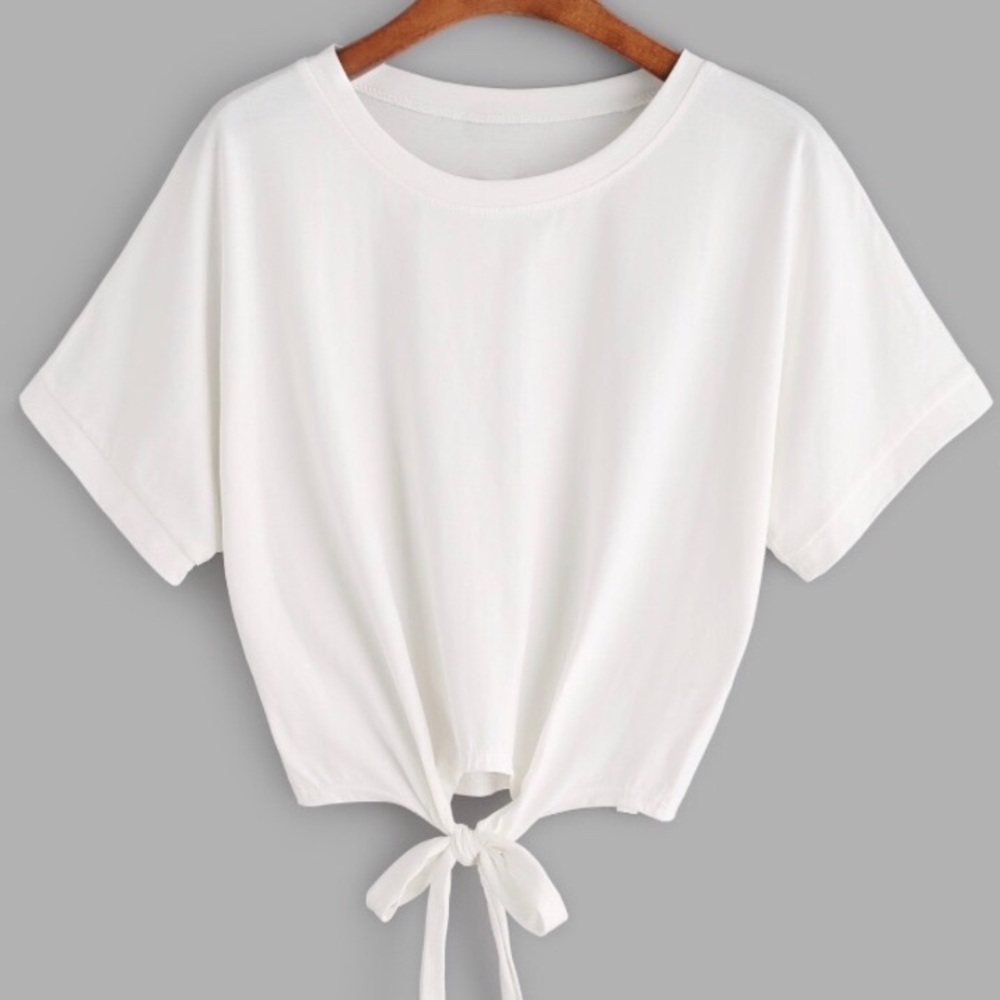 NWOT Tie Front Crop T-shirt