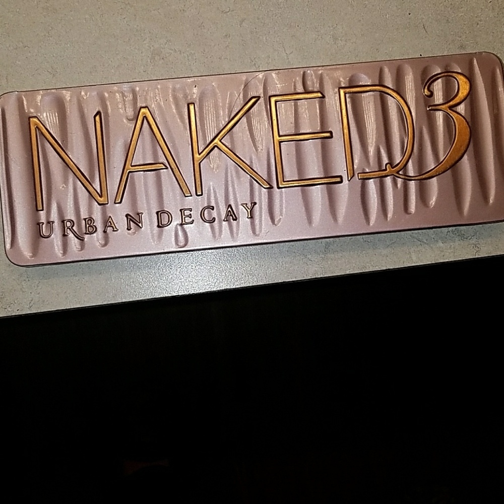 💗naked 3 urban decay pallet💗