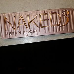 💗naked 3 urban decay pallet💗