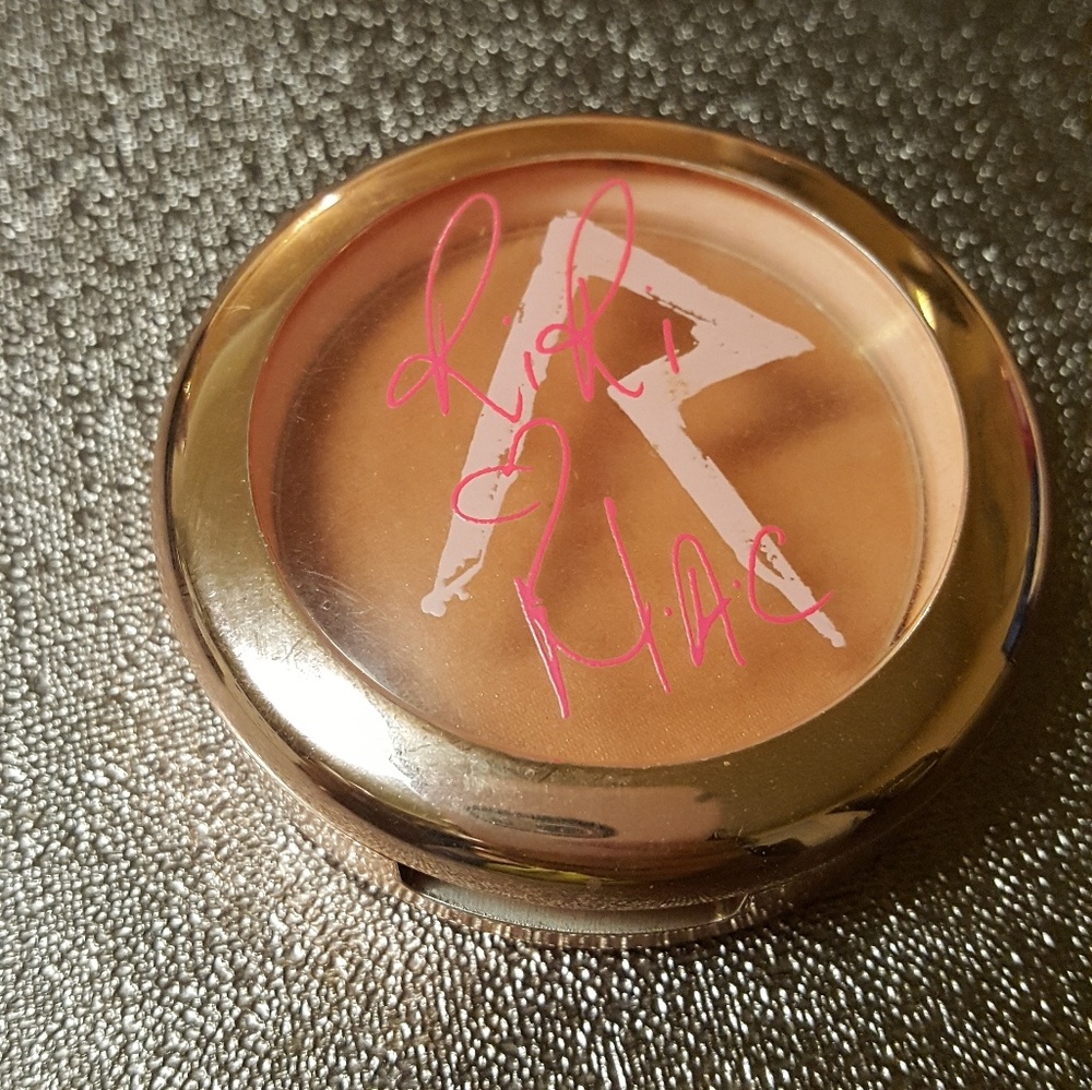 Mac Limited Edition Riri blush😄🖤