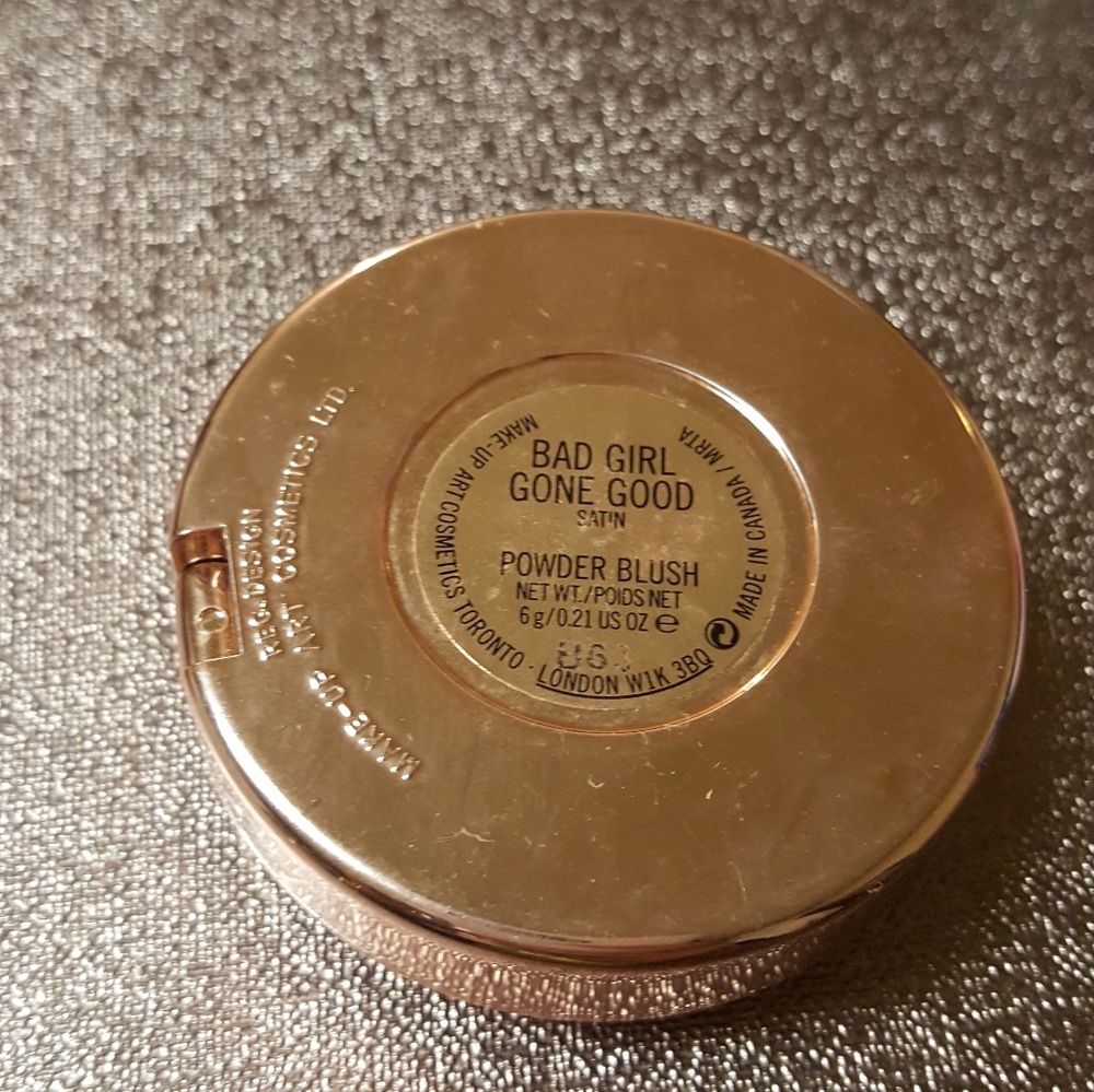 Mac Limited Edition Riri blush😄🖤 - Picture 3 of 3
