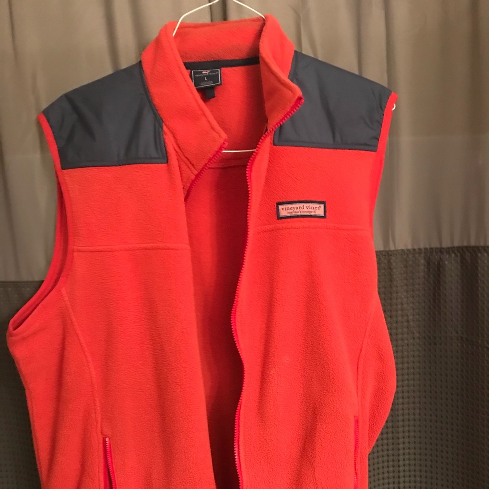 Vineyard Vines Coral Vest Large