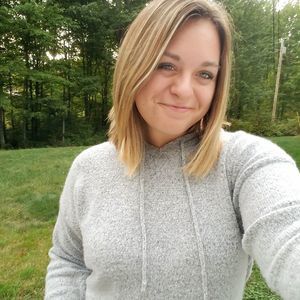 Meet your Posher, Caitlyn