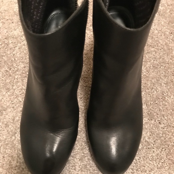 Low healed boots - Picture 1 of 5