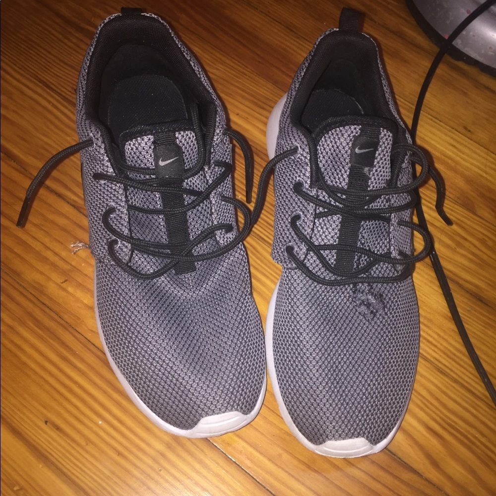 Nike roshes