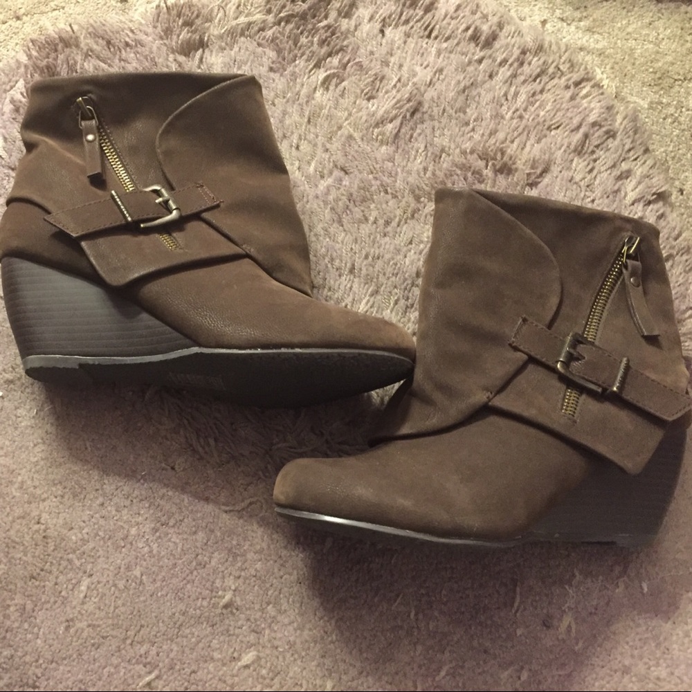 BRAND NEW Brown Wedge Boots