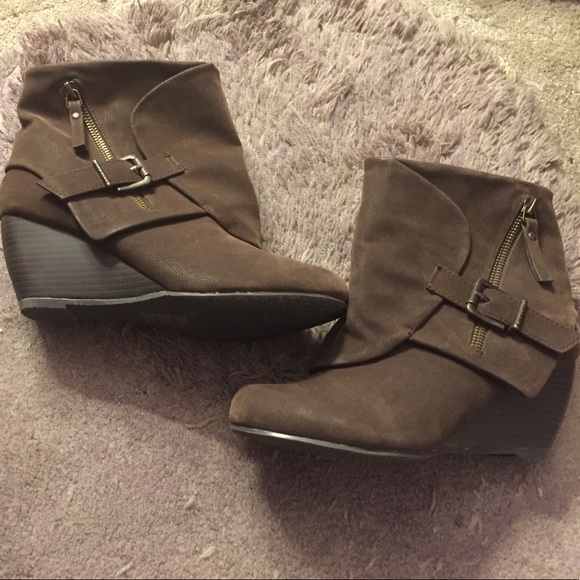 AKIRA Shoes - BRAND NEW Brown Wedge Boots