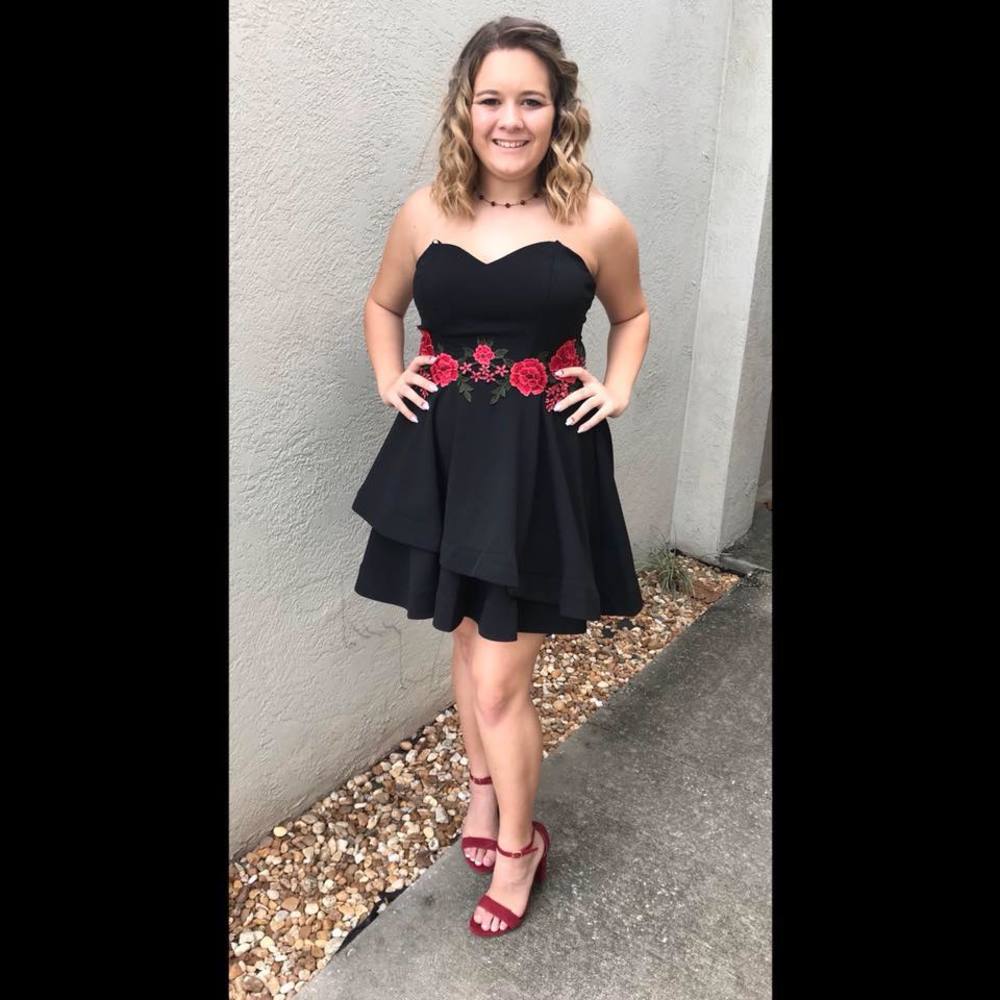 Meet your Posher, Mckinzi