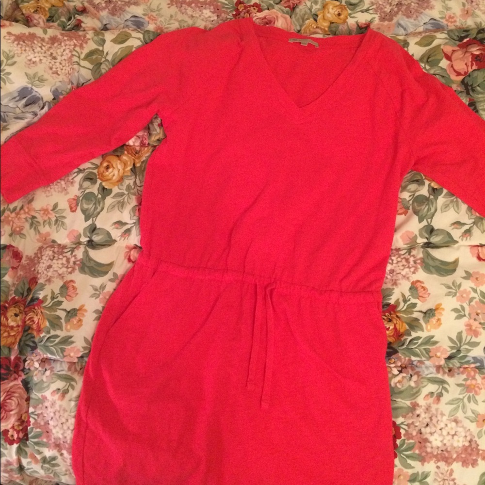 Women’s pink gap dress with pockets!
