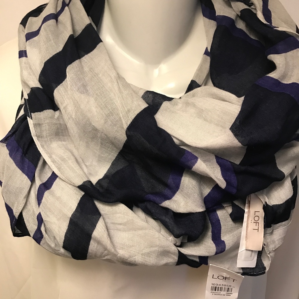 {🙃LOFT} infinity scarf