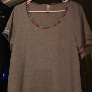 Large classic lularoe tee