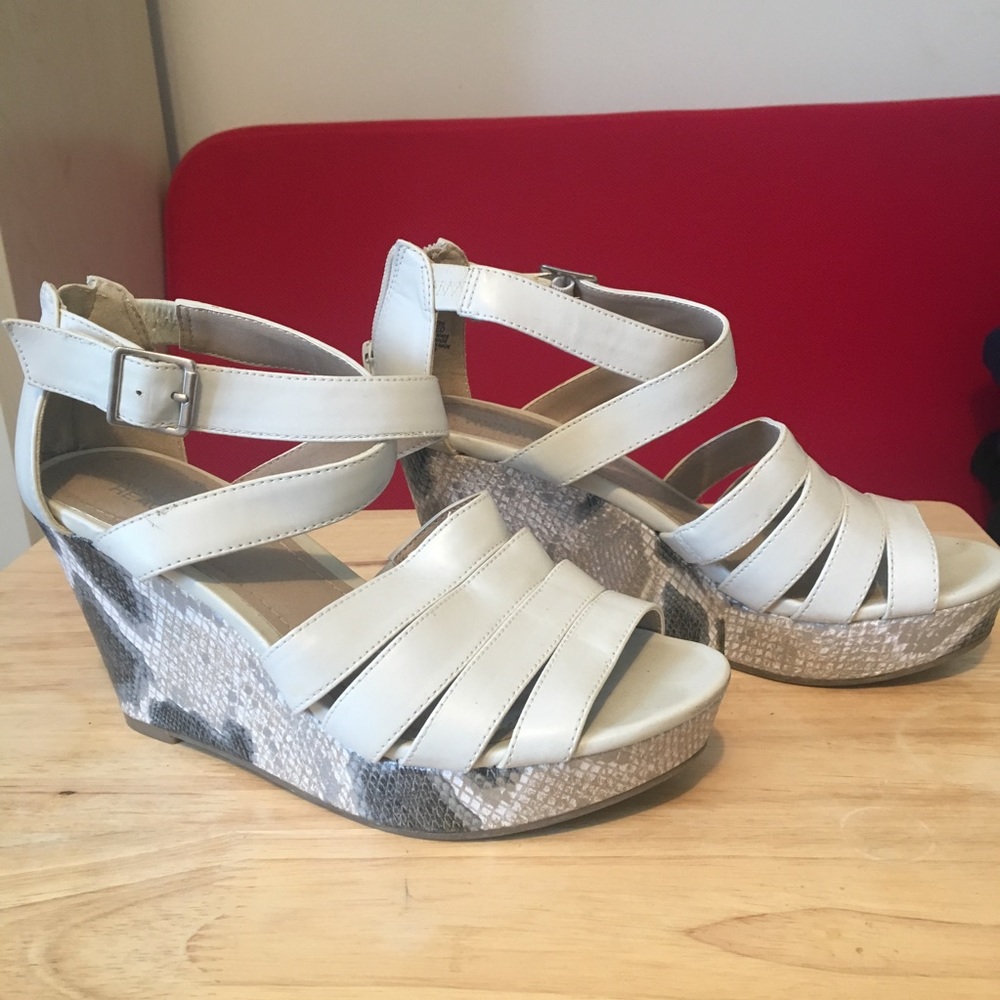 Wedge sandals