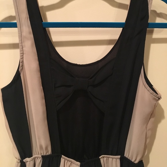 Black & Tan color block dress - cut out back 🎀 - Picture 2 of 5