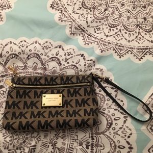 MICHAEL Michael Kors Signature Wristlet