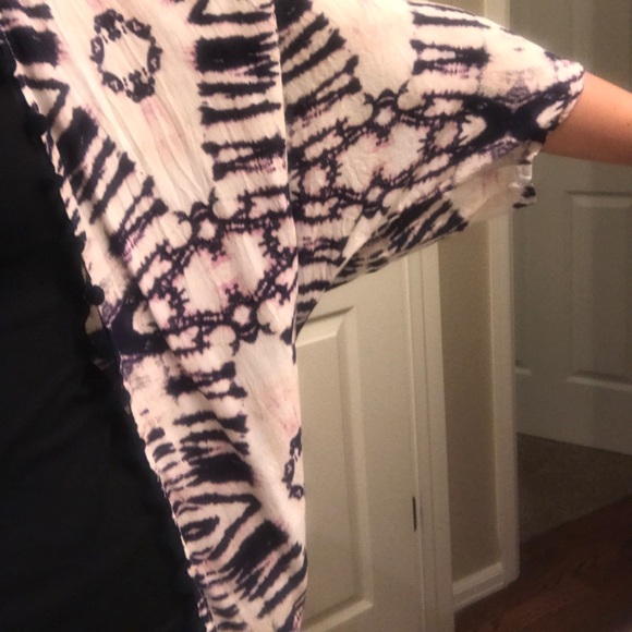 Cover up - Picture 3 of 3