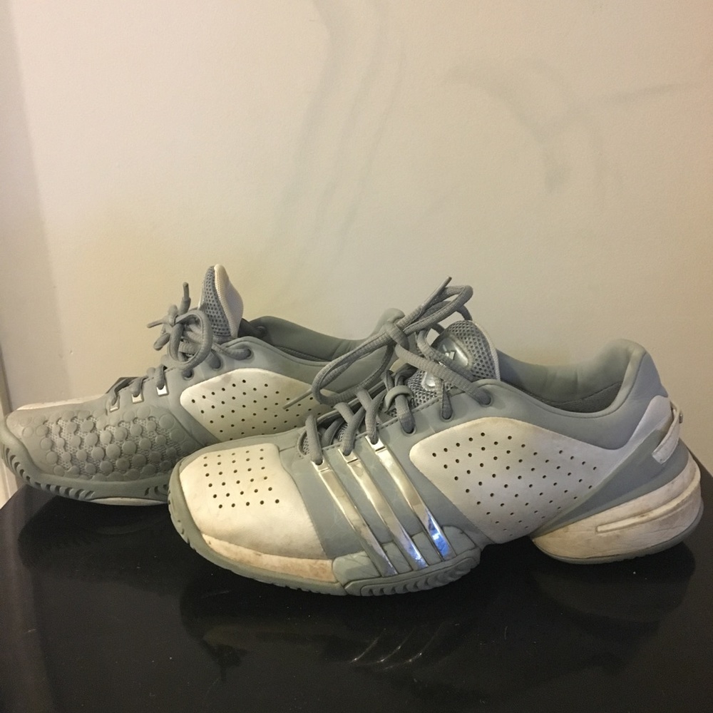 Adidas barricade tennis shoes