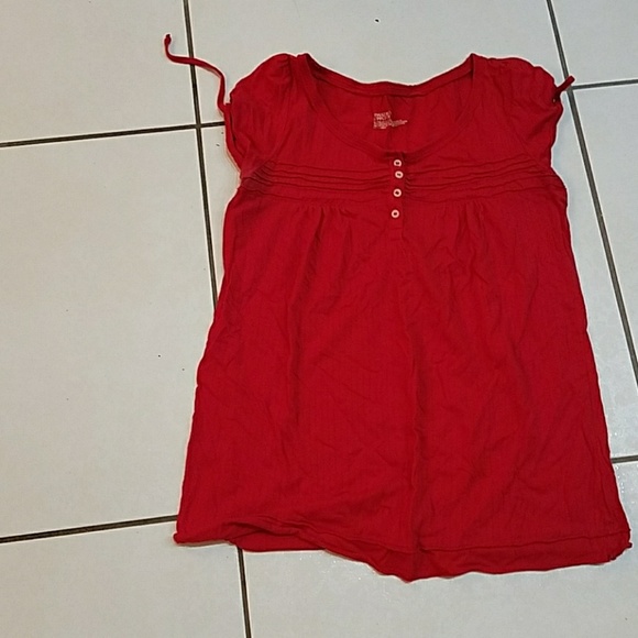 Tops - Picture 3 of 6