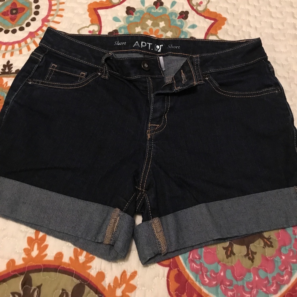 Apt. 9 shorts size 4