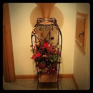 Stand/vase/ flower basket