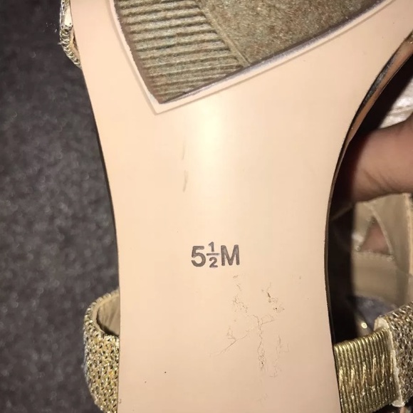 Marc Fisher Gold Heels - Picture 6 of 7