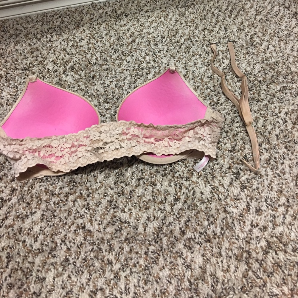 Pink Bra! - Picture 3 of 3