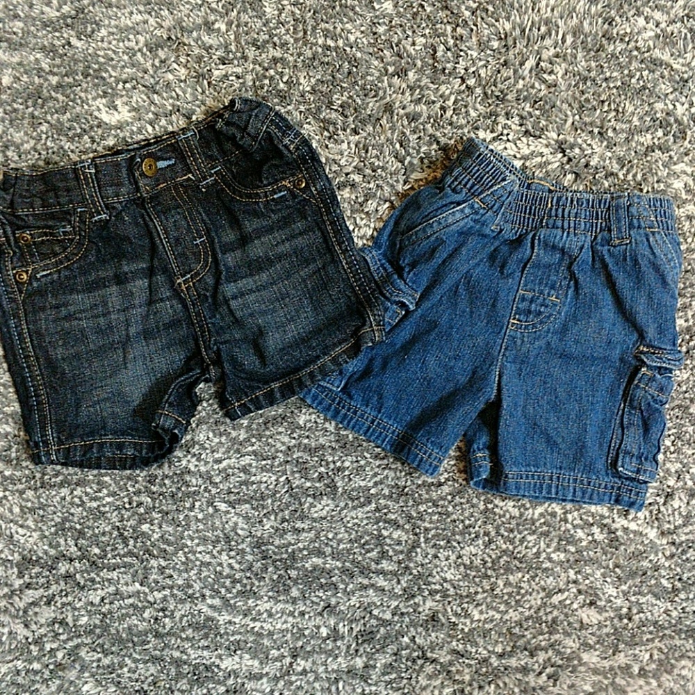 Boys shorts. 18M