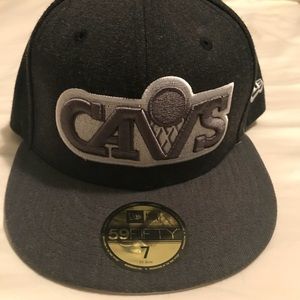 NWT New era, Cleveland cavaliers fitted cap grey