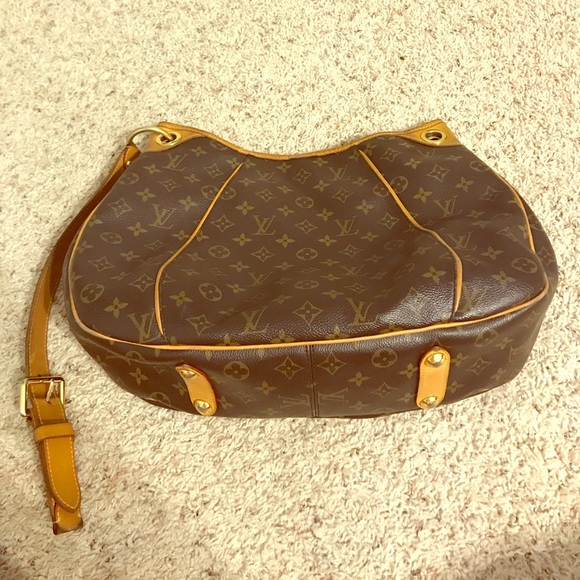 How To Fix Cracked Louis Vuitton Strap Literacy Basics