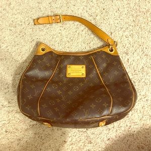 Louis Vuitton Monogram Galleria PM- broken strap
