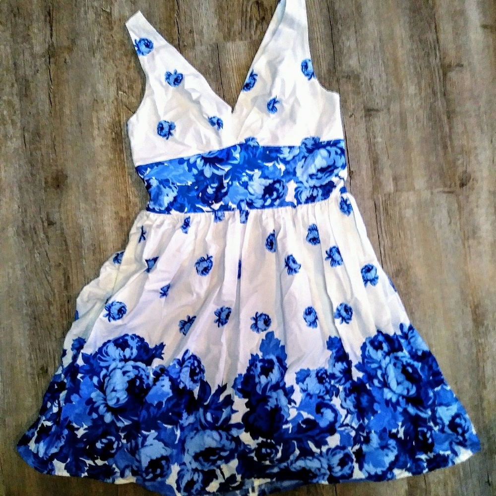 Beautiful Tea-Time Floral Dress