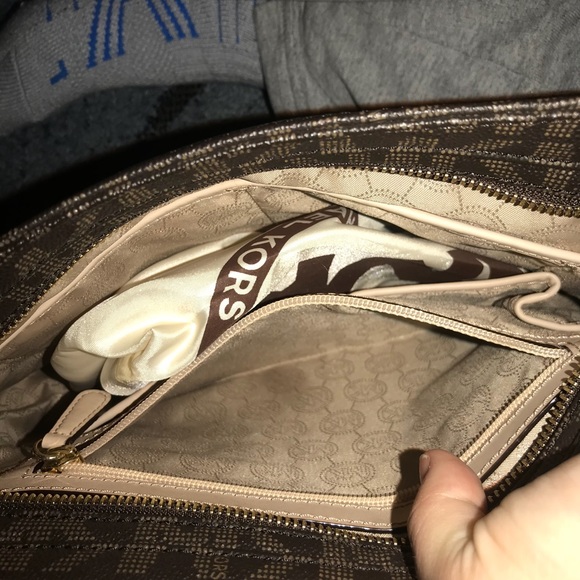 Brown Michael Kors crossbody and wallet - Picture 2 of 5