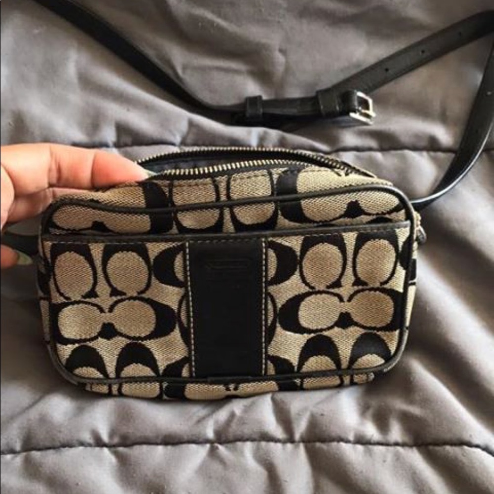 🚨SOLD🚨 Authentic Coach Waist Purse