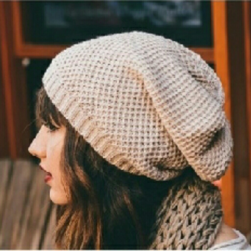 SOLD OUT!! 🎉HP🎉 Oatmeal Waffle Knit Beanie