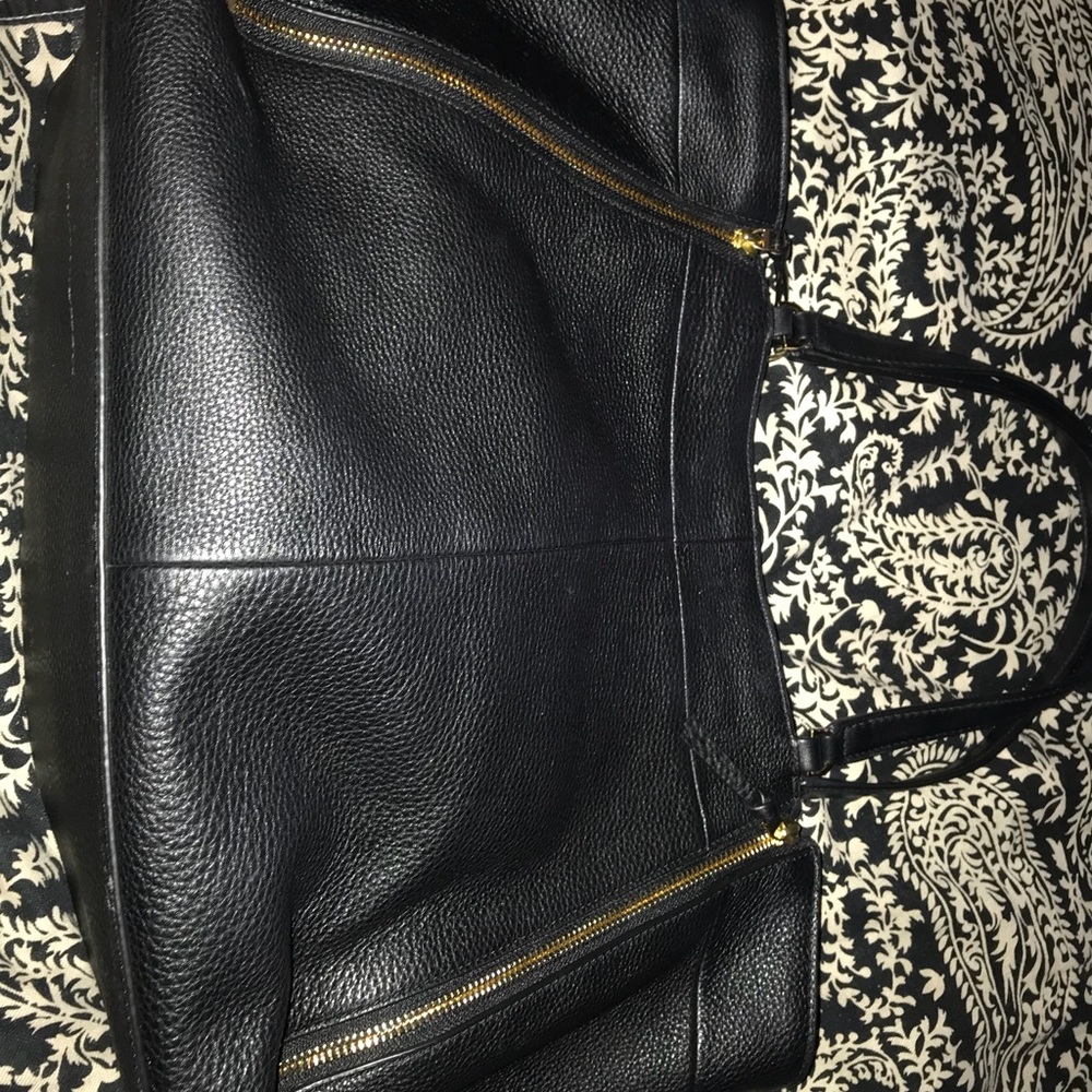 SOLD - Tory Burch Ivy Pebbled Black Tote - Picture 2 of 5