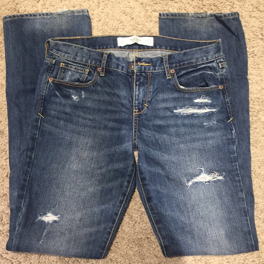 Abercrombie & Fitch Emma Destroyed Jeans. Sz 4R