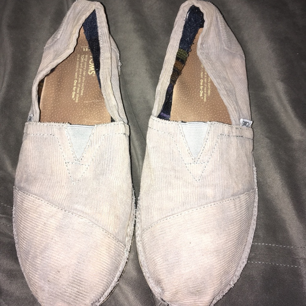 Toms suede shoes