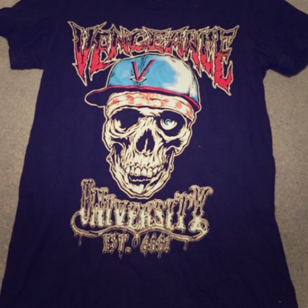 ISO vengeance university CLOTHING!