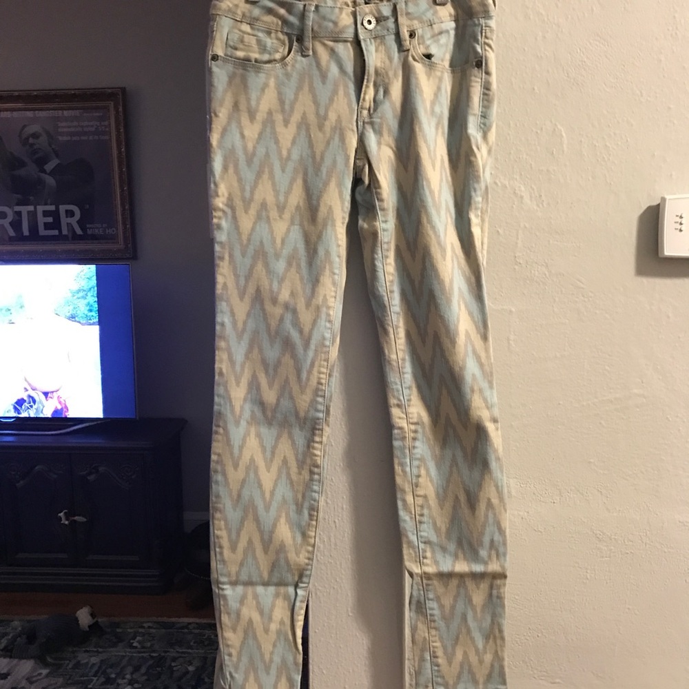 Cute zig zag PacSun jeans