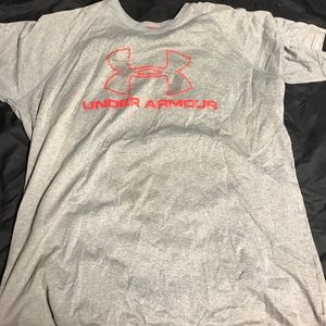 Mans under armor tee