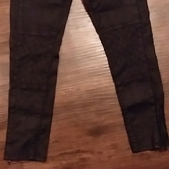 Black Orchid Cropped Skinny Jeans - Picture 4 of 8