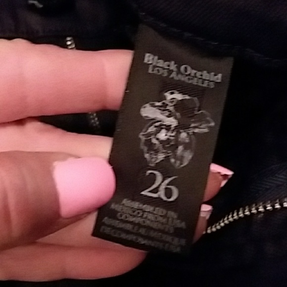 Black Orchid Cropped Skinny Jeans - Picture 6 of 8