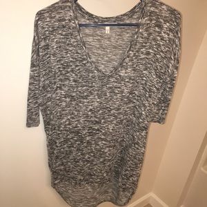 Express One-Eleven V-neck top, quarter sleeve, S