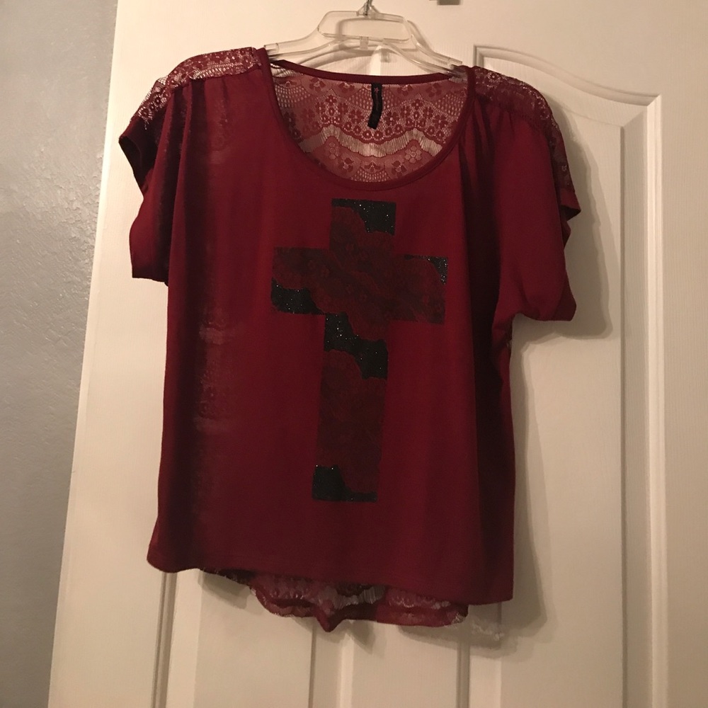Cute burgundy top only worn once.