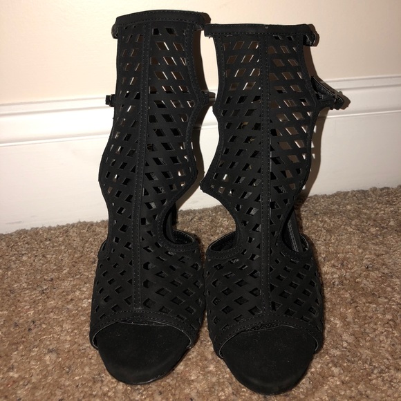 Strappy caged heels - Picture 2 of 4