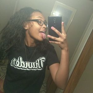 Meet your Posher, Shania